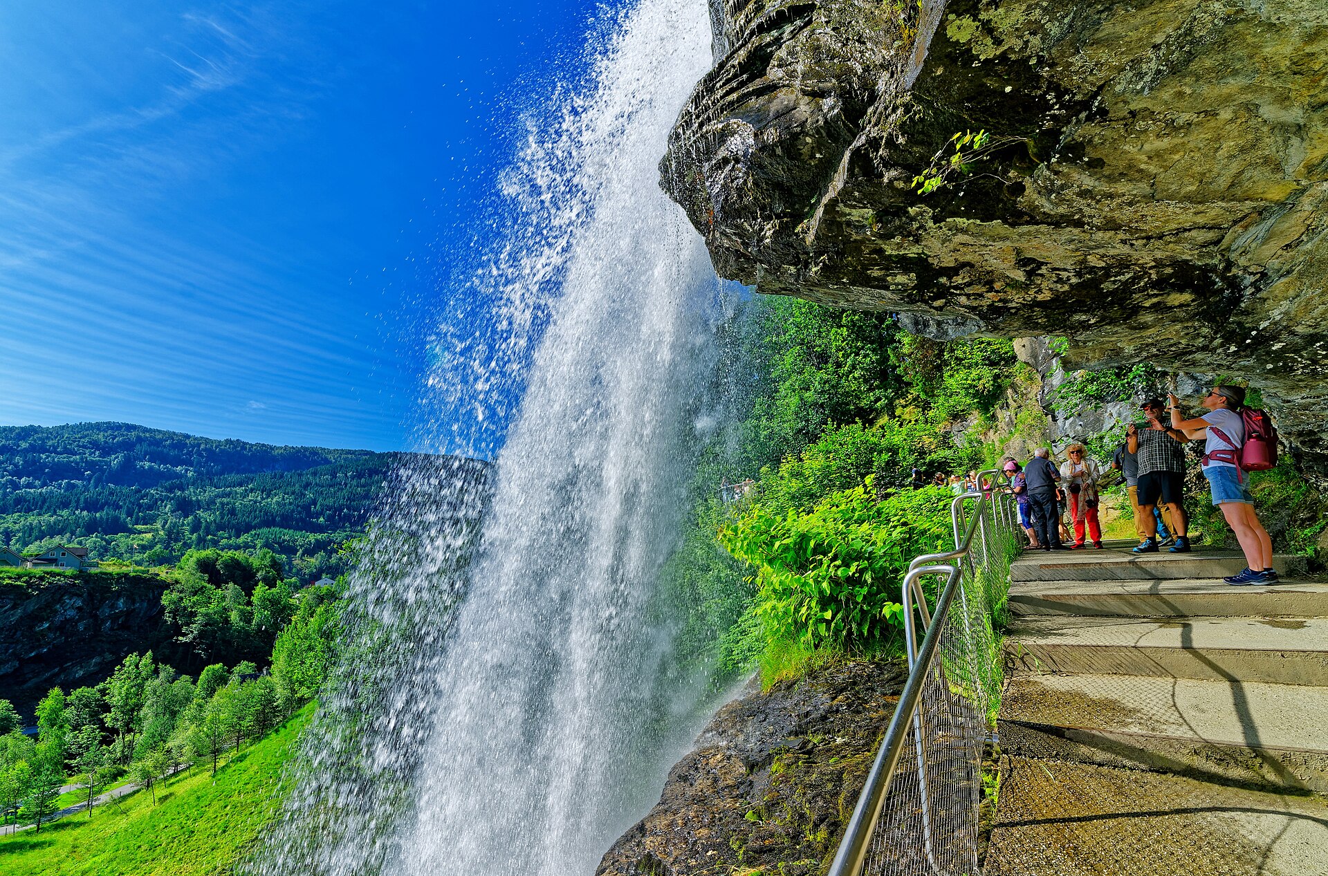 Hardangerfjord waterfall loop